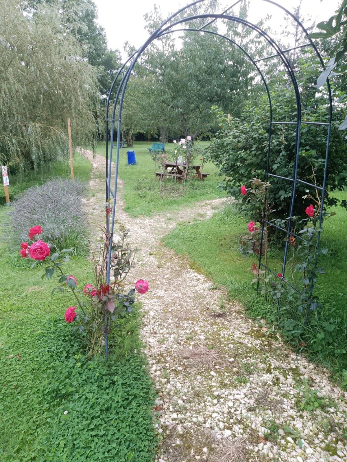 Hotel Holistica Saint-Fargeau  Zewnętrze zdjęcie